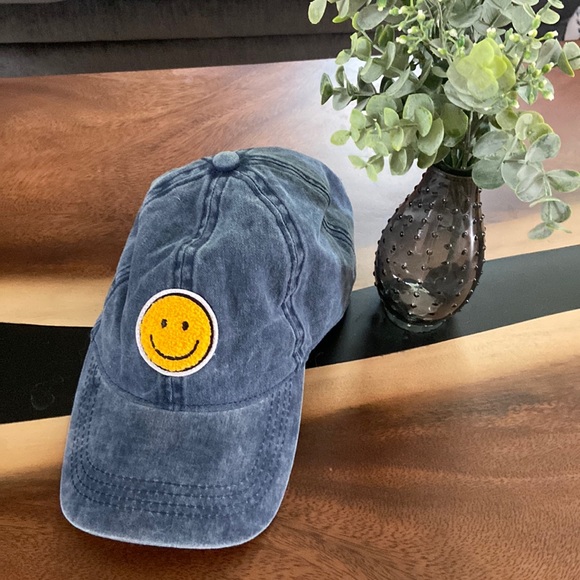 David and Young Accessories - Smiley Baseball Cap